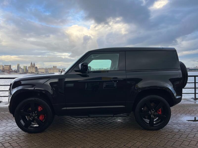 LAND ROVER DEFENDER