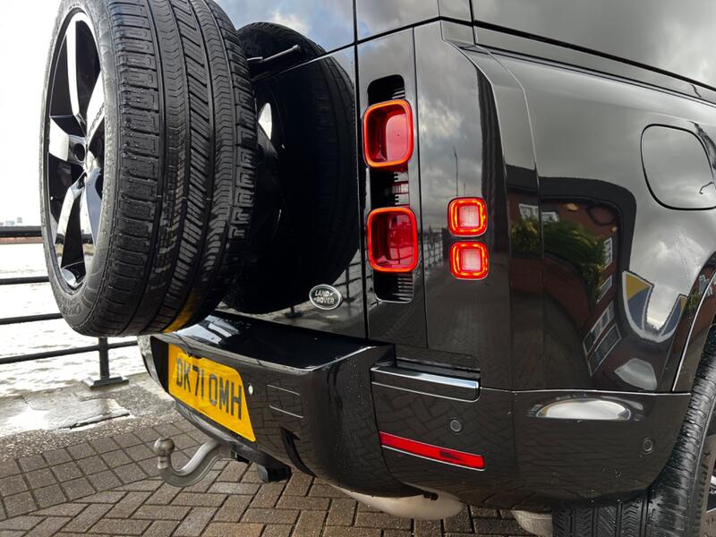 LAND ROVER DEFENDER