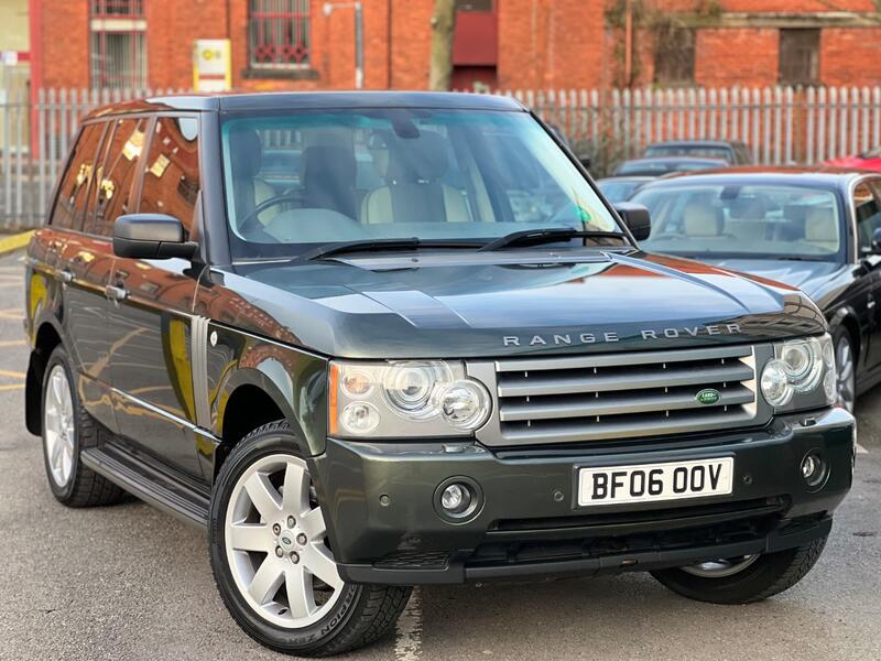 View LAND ROVER RANGE ROVER 4.4 V8 Vogue SE