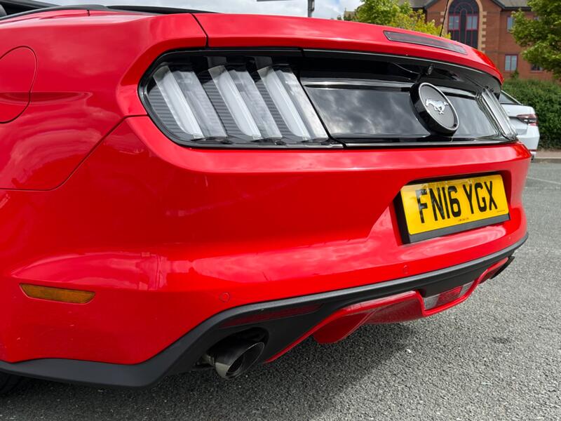 FORD MUSTANG