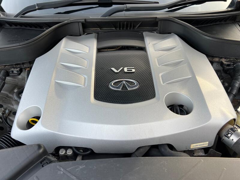 INFINITI QX70