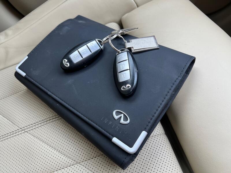 INFINITI QX70