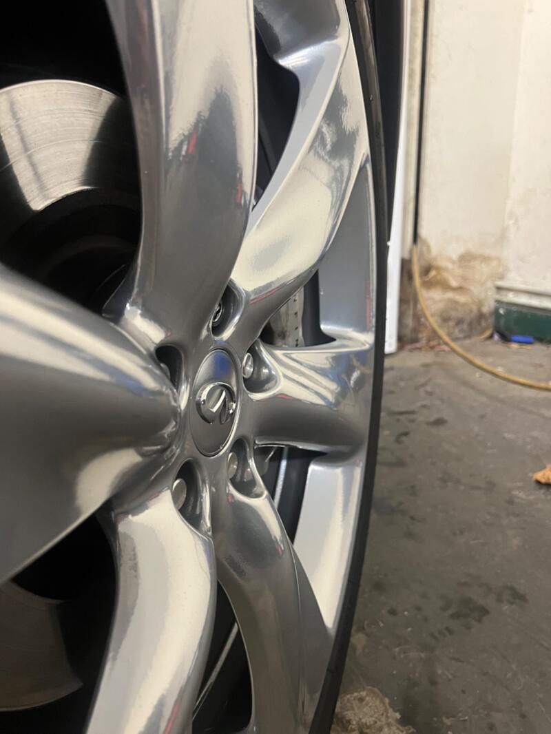 INFINITI QX70
