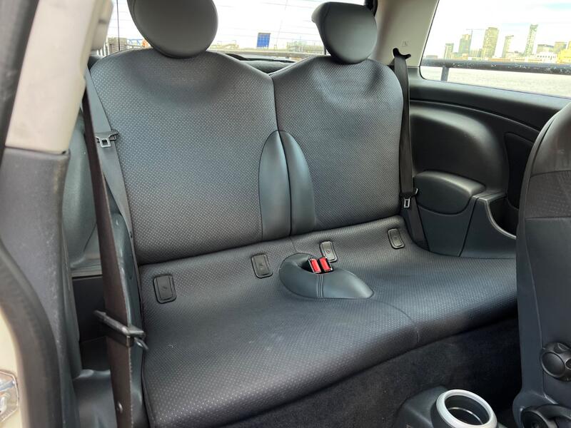 MINI HATCH