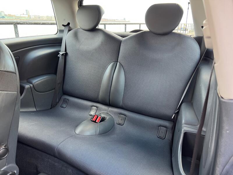 MINI HATCH