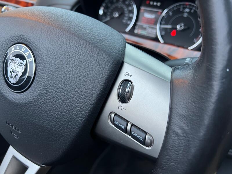 JAGUAR XKR