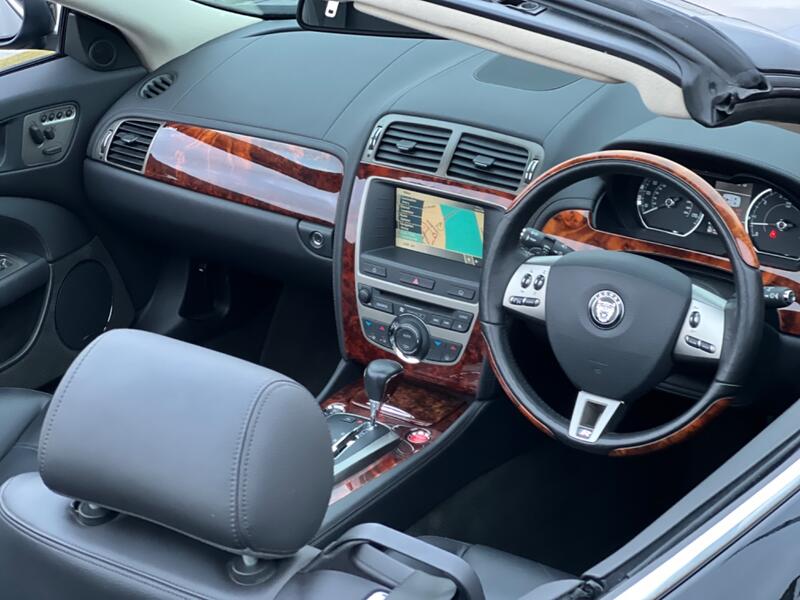 JAGUAR XKR