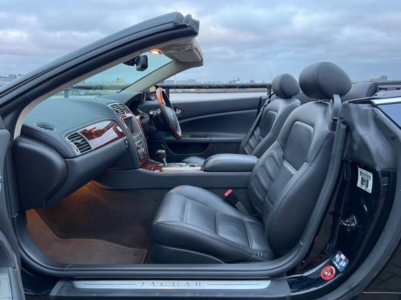 JAGUAR XKR