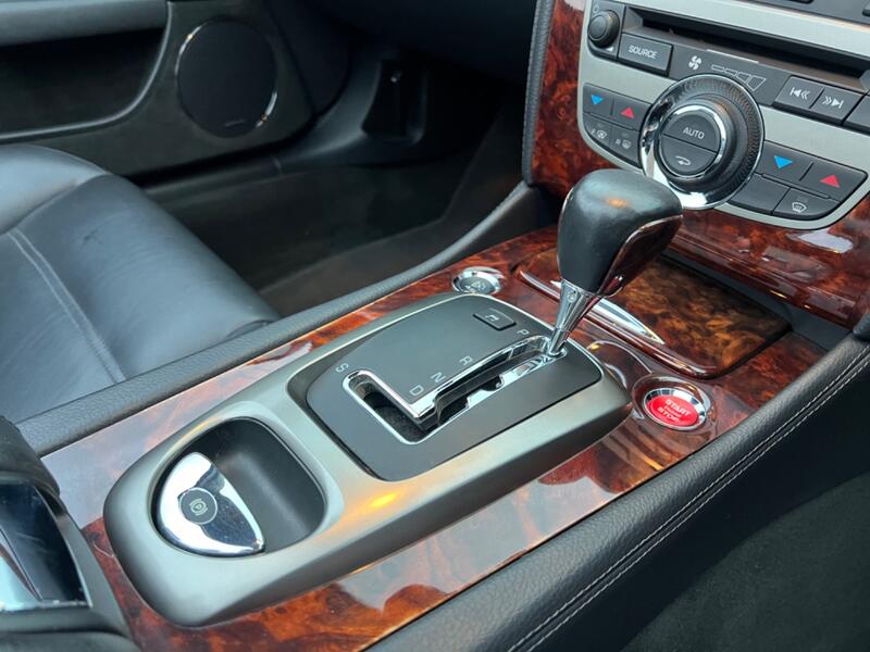 JAGUAR XKR