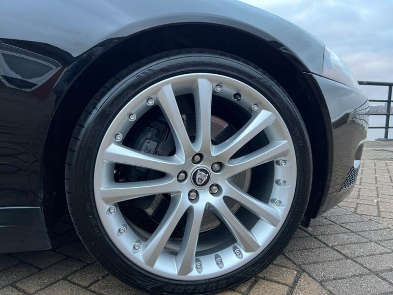 JAGUAR XKR