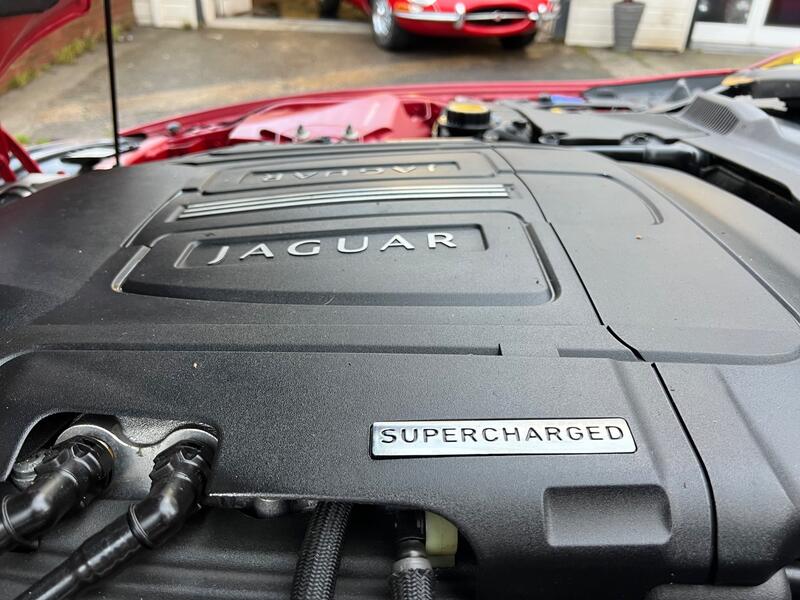 JAGUAR XKR
