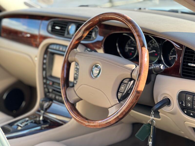JAGUAR XJ