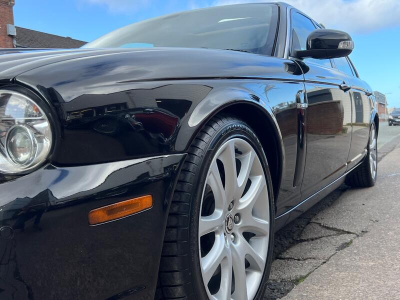 JAGUAR XJ
