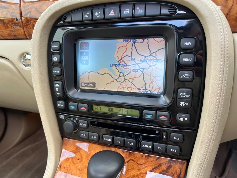 JAGUAR XJ