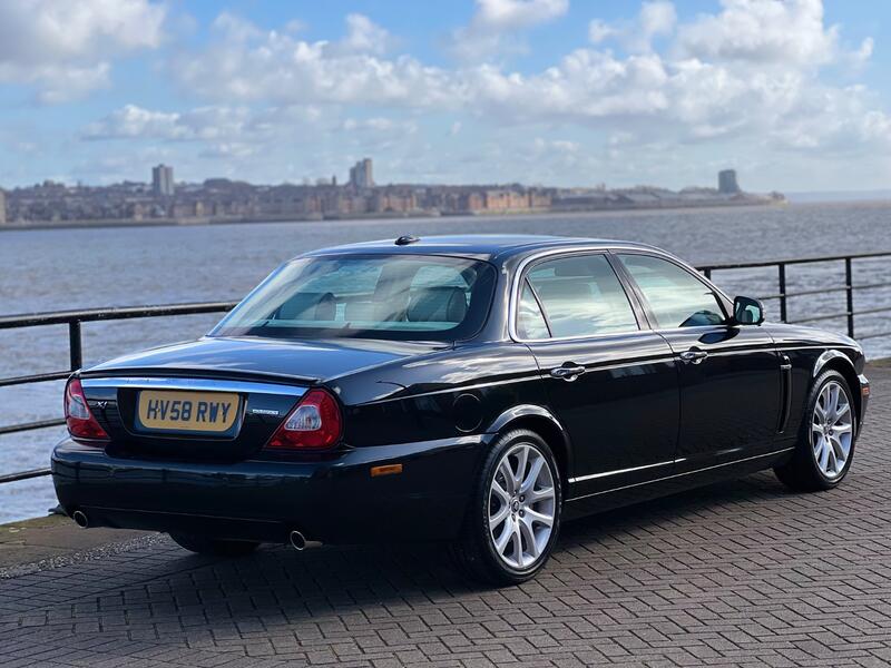 JAGUAR XJ