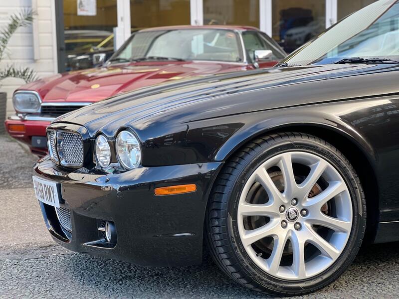 JAGUAR XJ