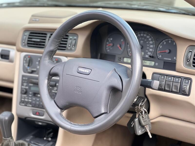 VOLVO C70