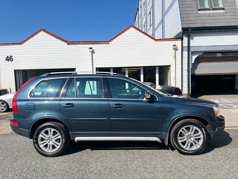 View VOLVO XC90 4.4 V8 SE Lux