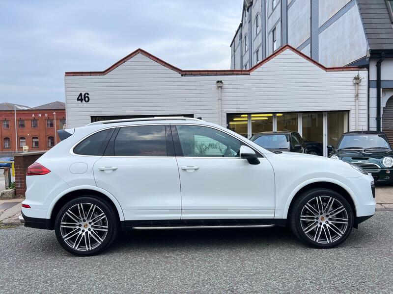 PORSCHE CAYENNE
