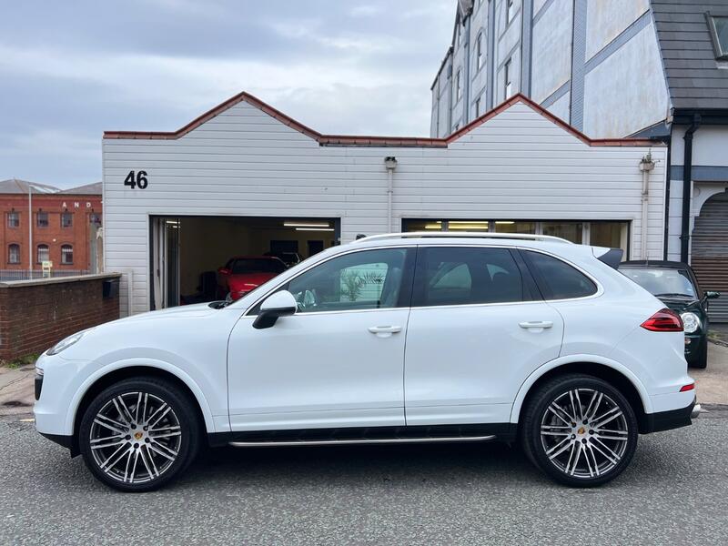 PORSCHE CAYENNE