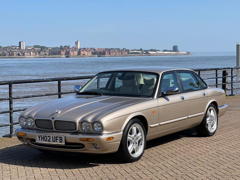 JAGUAR XJ
