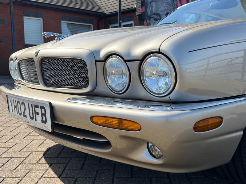 JAGUAR XJ