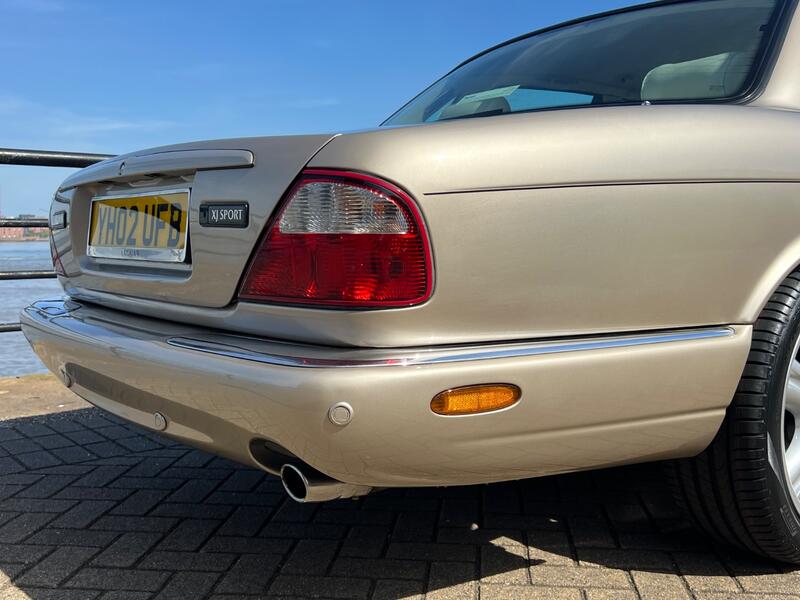 JAGUAR XJ