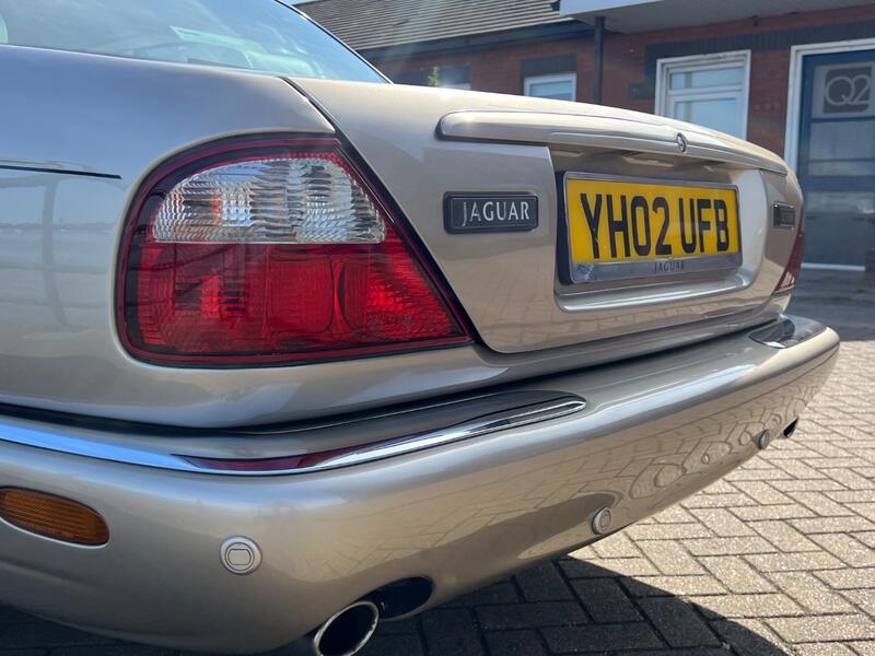 JAGUAR XJ