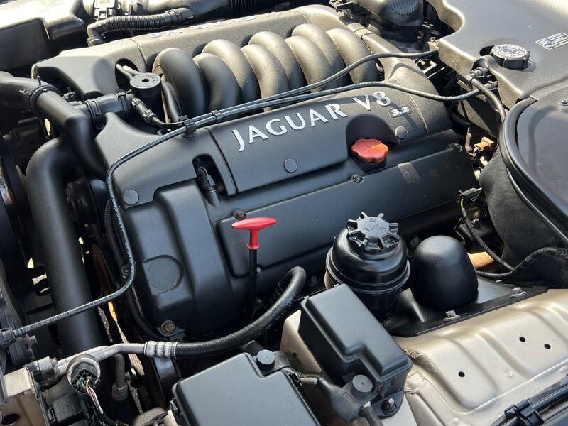 JAGUAR XJ