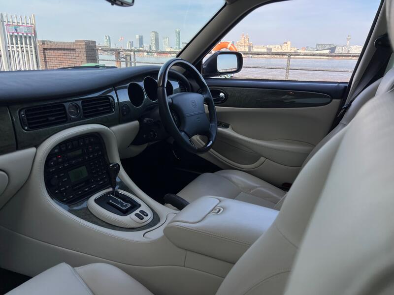 JAGUAR XJ