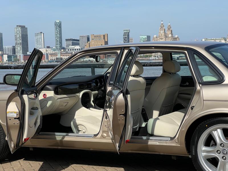 JAGUAR XJ