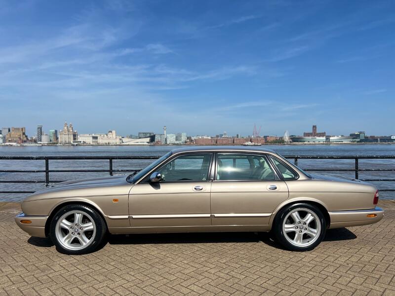 JAGUAR XJ