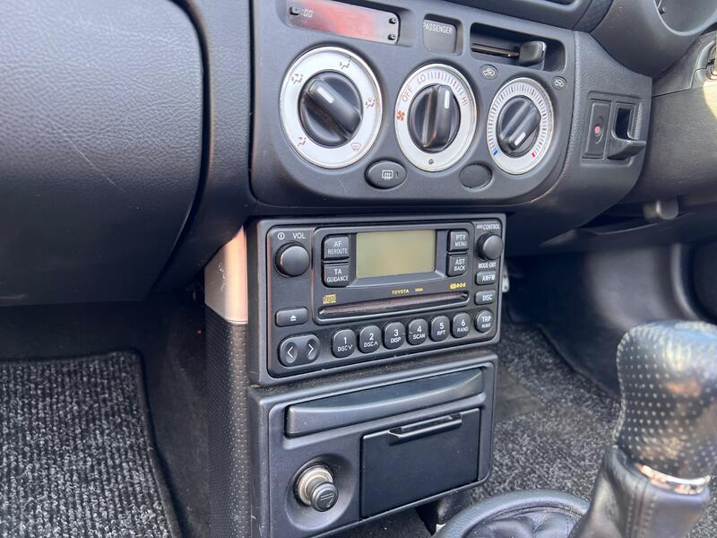 TOYOTA MR2