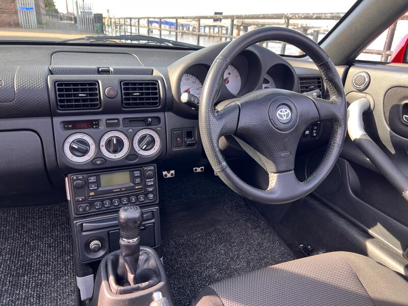 TOYOTA MR2
