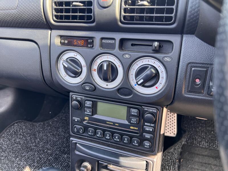 TOYOTA MR2