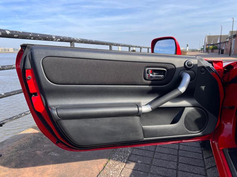 TOYOTA MR2