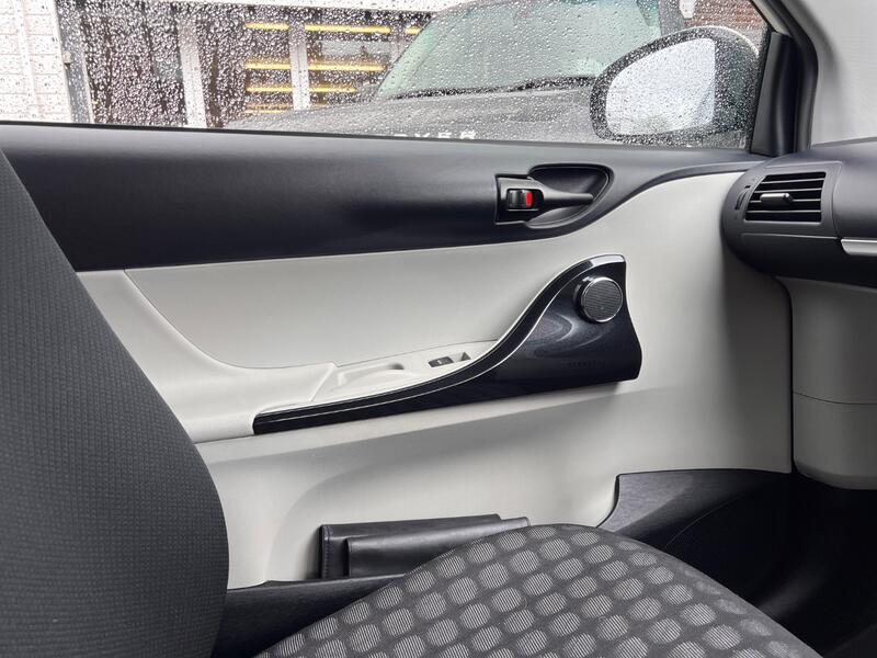 TOYOTA IQ