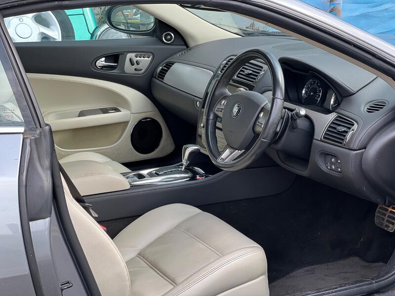 View JAGUAR XKR 4.2 V8
