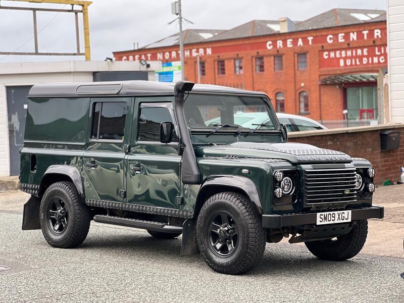 View LAND ROVER DEFENDER 110 2.4