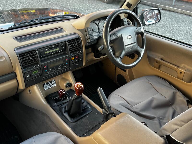 View LAND ROVER DISCOVERY 2.5 TD5 GS