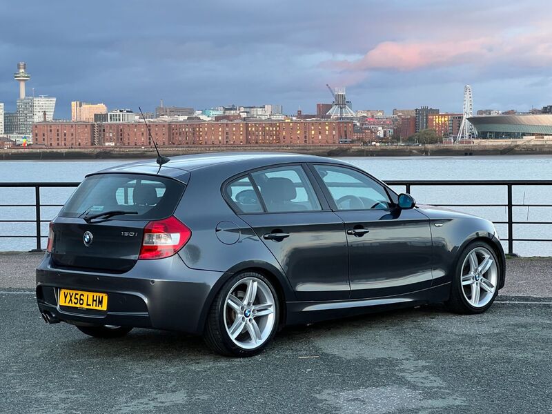 BMW 1 SERIES