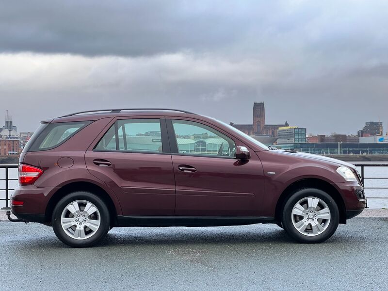 View MERCEDES-BENZ M CLASS ML350 CDI BLUEEFFICIENCY SE