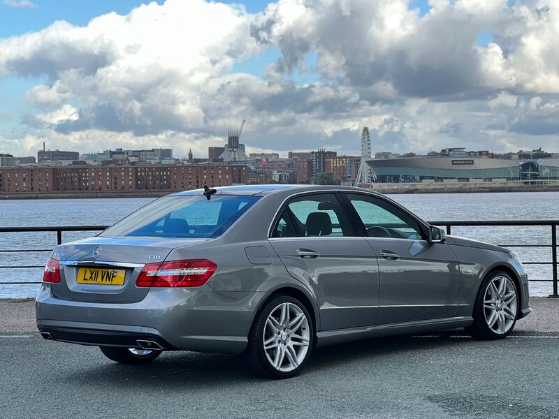 View MERCEDES-BENZ E CLASS E350 CDI BLUEEFFICIENCY SPORT