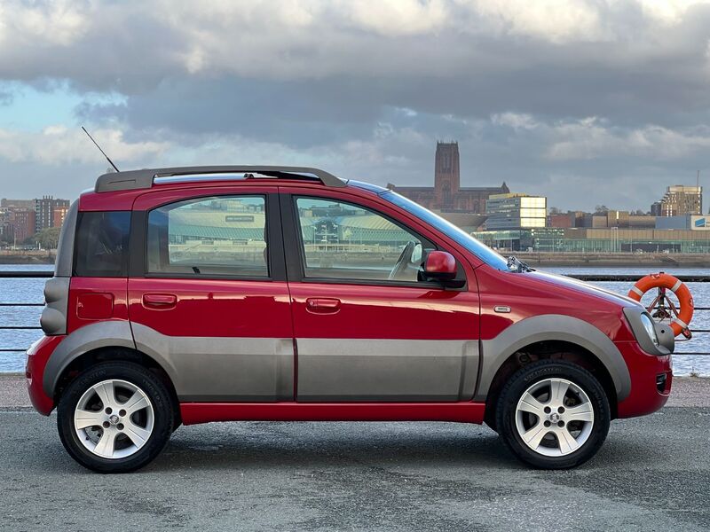 View FIAT PANDA 16V MULTIJET CROSS