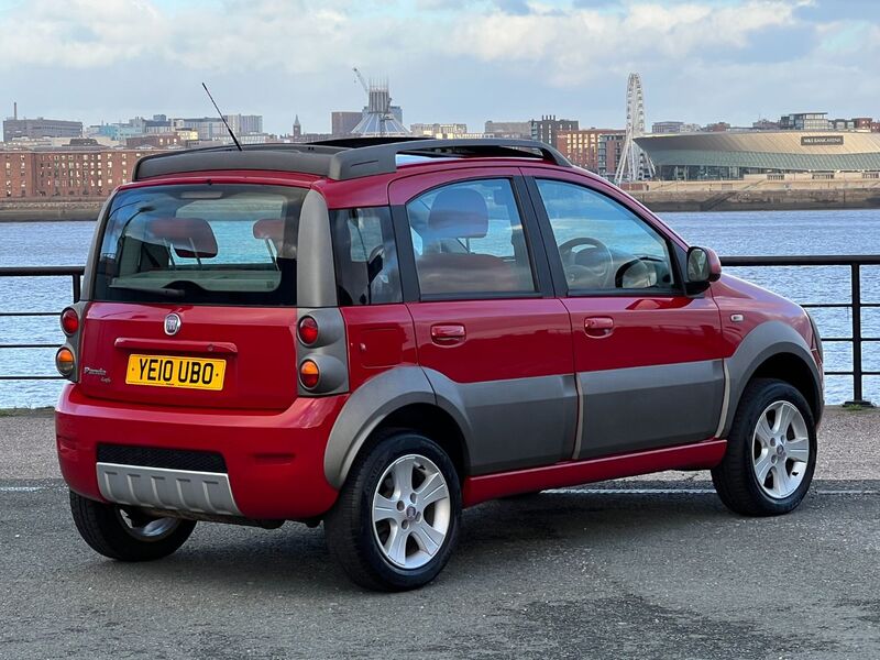 View FIAT PANDA 16V MULTIJET CROSS