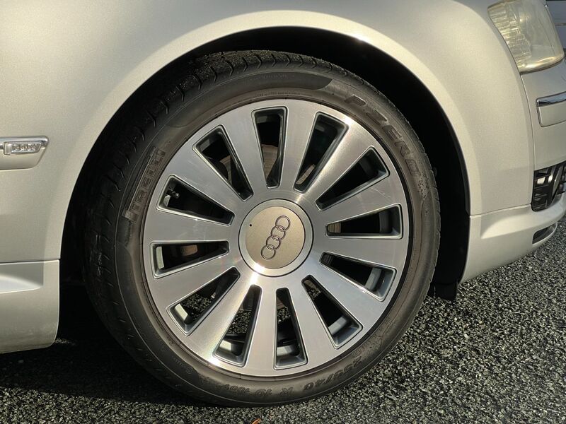 AUDI A8