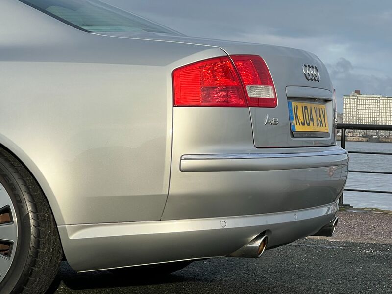 AUDI A8