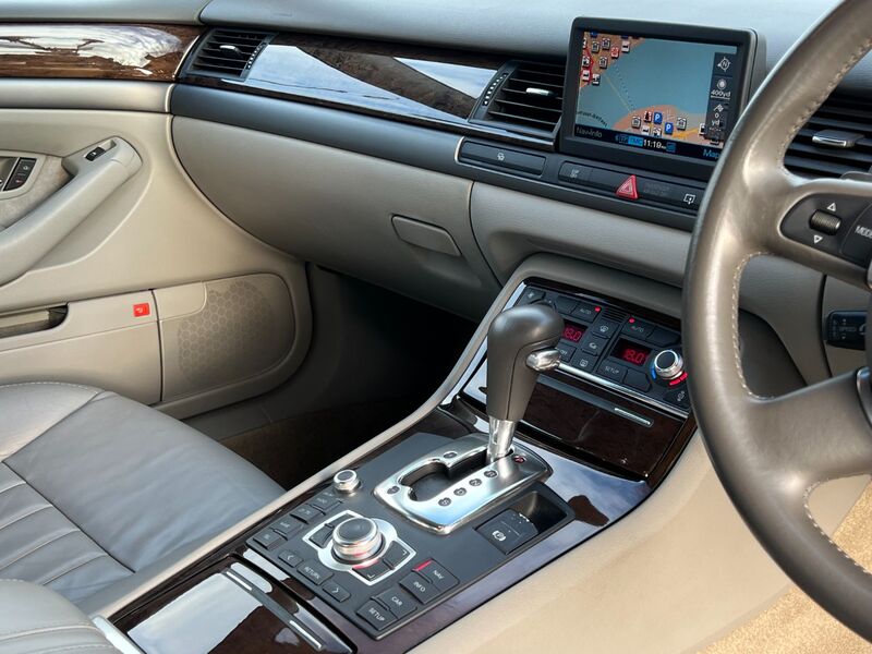 AUDI A8