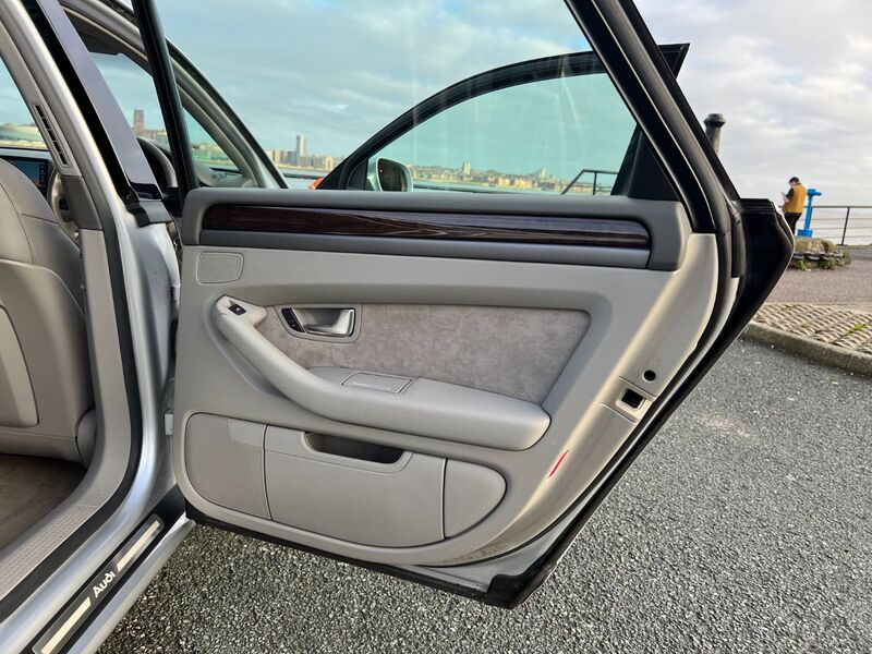 AUDI A8