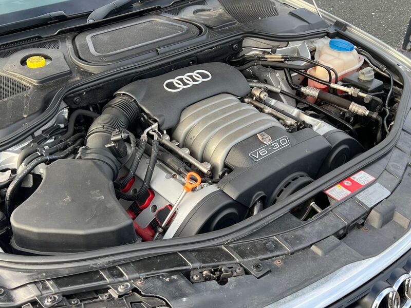 AUDI A8